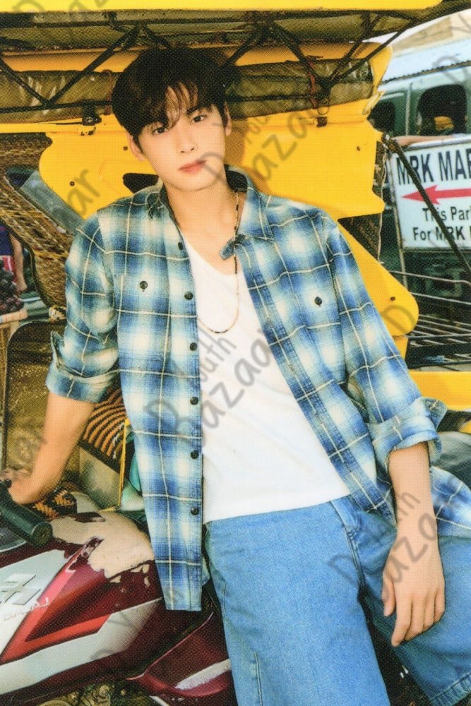 Cha Eun-Woo - Magazine Photo Book 11