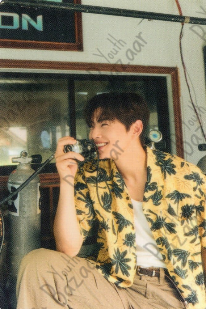 Cha Eun-Woo - Magazine Photo Book