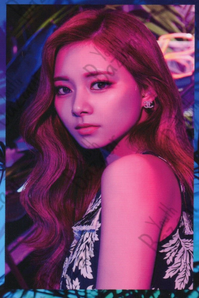 Tzuyu - Breakthrough Hitouch