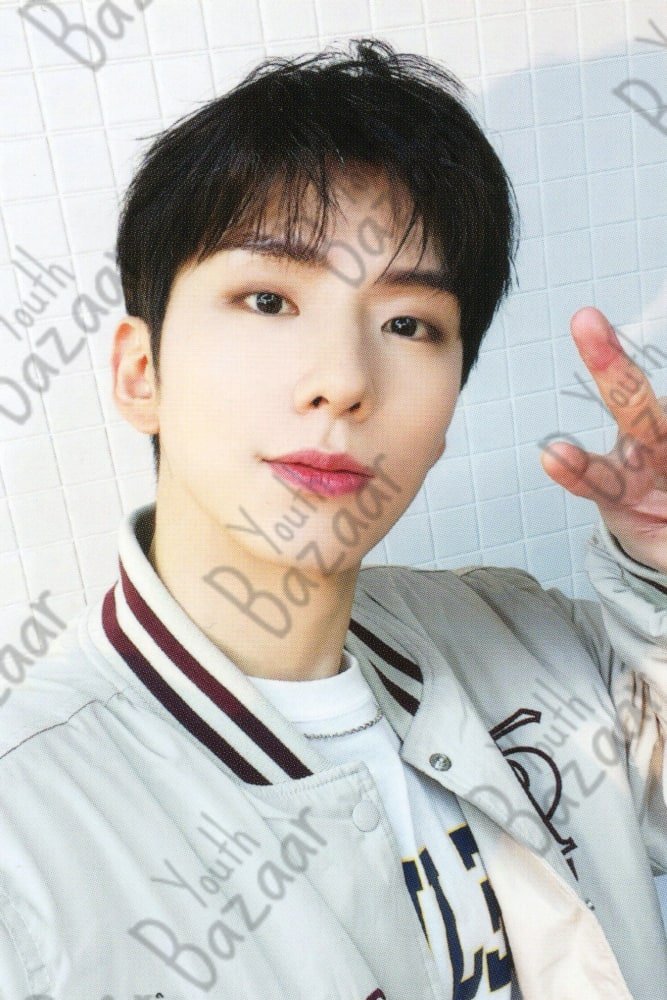 Kihyun - Monbebe 7th Special Kit 1