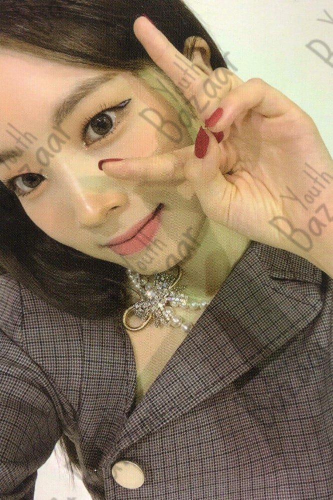 Dahyun - Eyes Wide Open 8