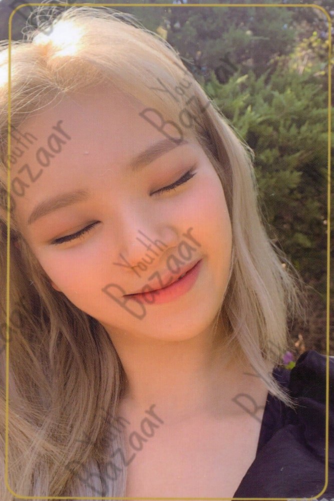Jeongyeon - More&more 3