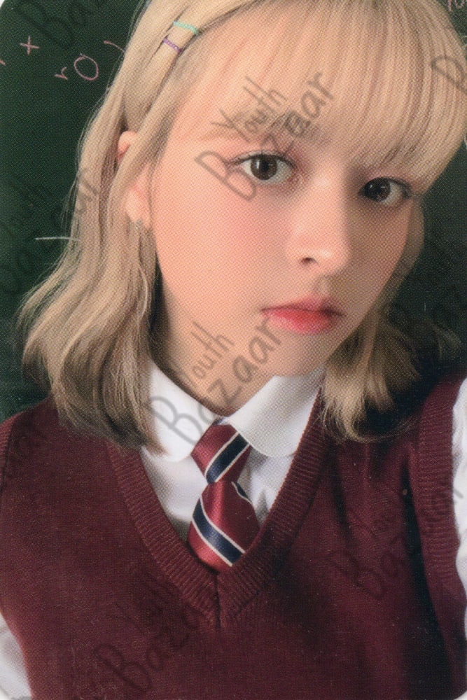 Lily - 2023 Season's Greetings_girls Over Flowers JYP Shop 1