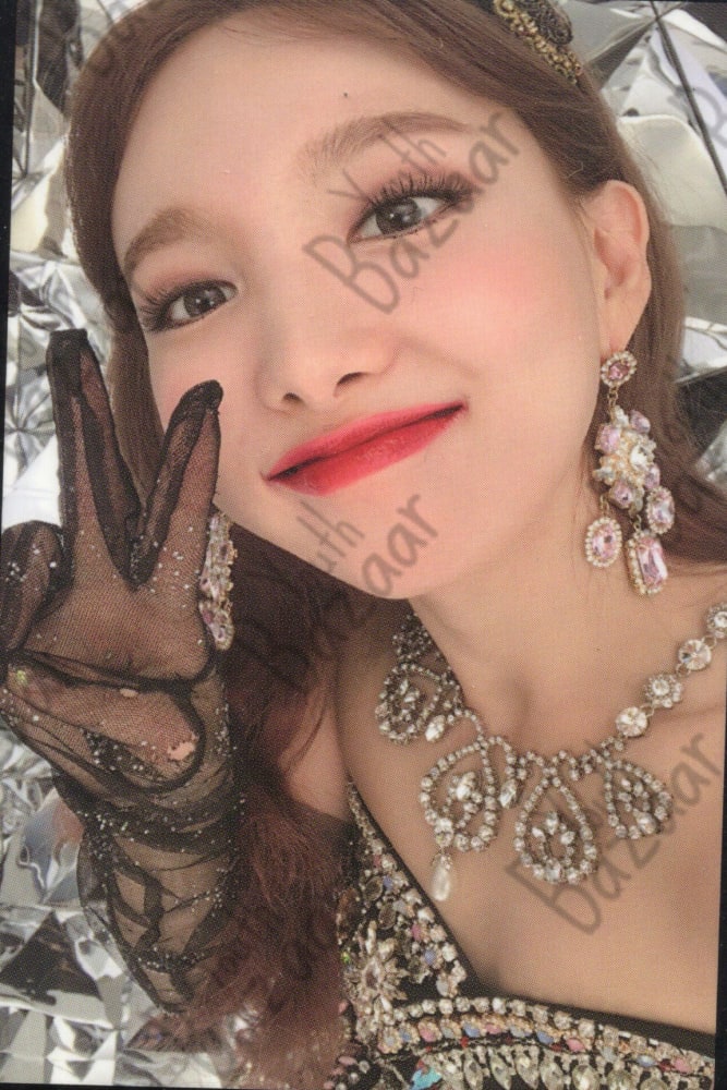 Nayeon - Feel Special 8