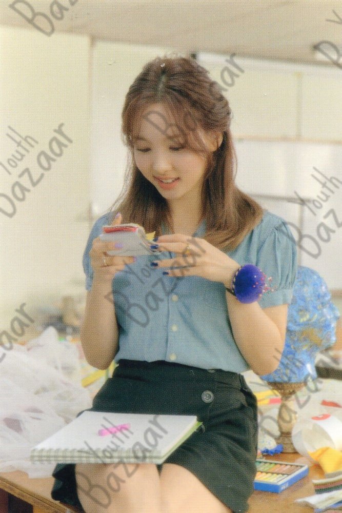 Nayeon - Twice Univ. Fashion Club Trading Card 1